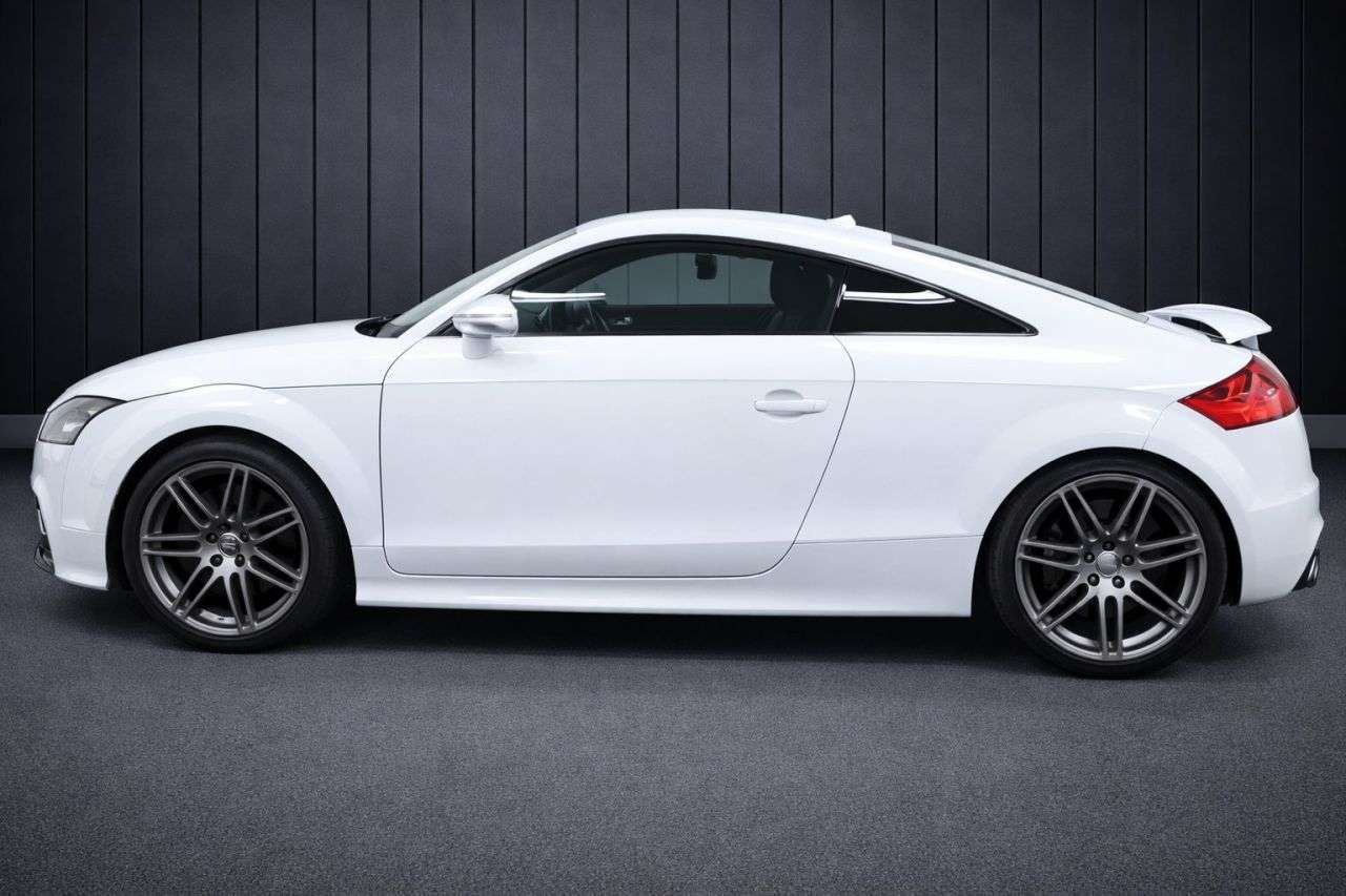 A 2013 AUDI TTS 2.0 TFSI Black Edition Coupe 3dr Petrol S Tronic quattro Euro 5 (272 ps) FI A 2013 AUDI TTS 2.0 TFSI Black Edition Coupe 3dr Petrol S Tronic quattro Euro 5 (272 ps) FI