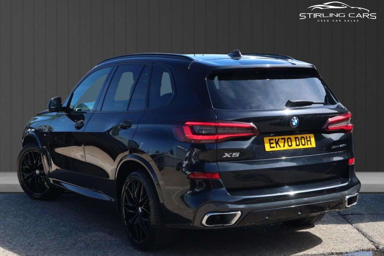 A 2020 BMW X5 3.0 30d MHT M Sport SUV 5dr Diesel Hybrid Auto xDrive Euro 6 (s/s) (286 ps) A 2020 BMW X5 3.0 30d MHT M Sport SUV 5dr Diesel Hybrid Auto xDrive Euro 6 (s/s) (286 ps)