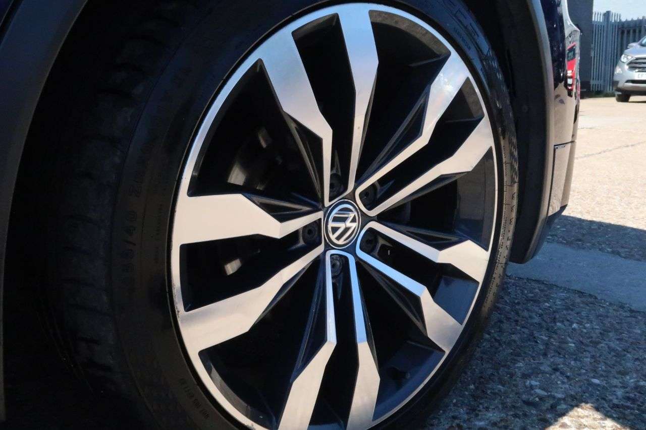 2018 VOLKSWAGEN TIGUAN 2018 VOLKSWAGEN TIGUAN