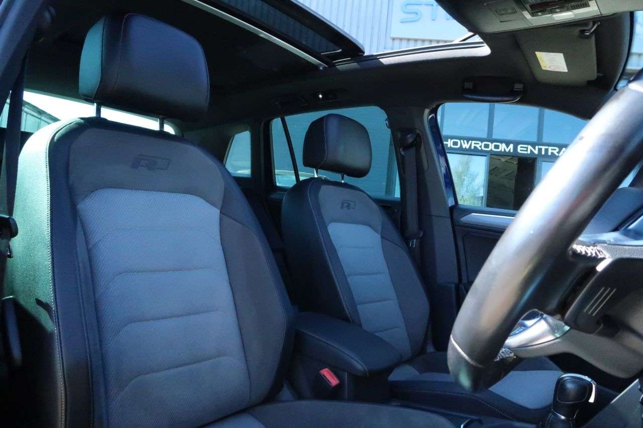 A 2018 VOLKSWAGEN TIGUAN 2.0 TDI R-Line SUV 5dr Diesel DSG 4Motion Euro 6 (s/s) (150 ps) FINANCE+WAR A 2018 VOLKSWAGEN TIGUAN 2.0 TDI R-Line SUV 5dr Diesel DSG 4Motion Euro 6 (s/s) (150 ps) FINANCE+WAR