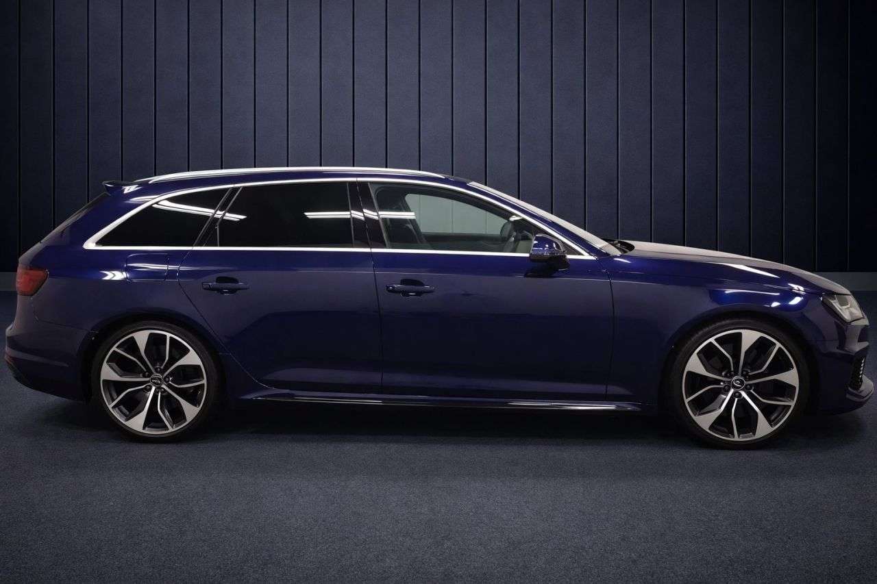 A 2018 AUDI RS4 AVANT 2.9 TFSI V6 Estate 5dr Petrol Tiptronic quattro Euro 6 (s/s) (450 ps) FINAN A 2018 AUDI RS4 AVANT 2.9 TFSI V6 Estate 5dr Petrol Tiptronic quattro Euro 6 (s/s) (450 ps) FINAN