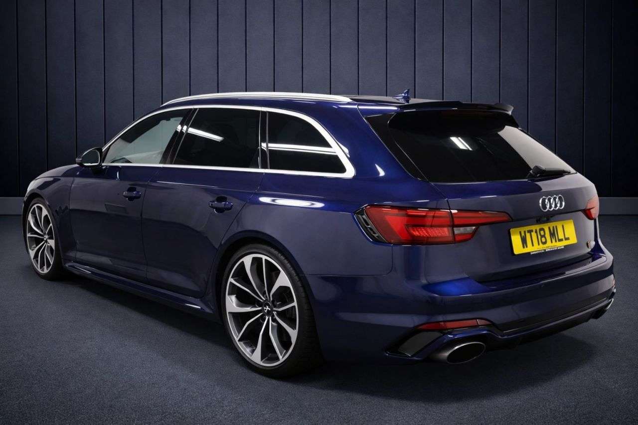 A 2018 AUDI RS4 AVANT 2.9 TFSI V6 Estate 5dr Petrol Tiptronic quattro Euro 6 (s/s) (450 ps) FINAN A 2018 AUDI RS4 AVANT 2.9 TFSI V6 Estate 5dr Petrol Tiptronic quattro Euro 6 (s/s) (450 ps) FINAN
