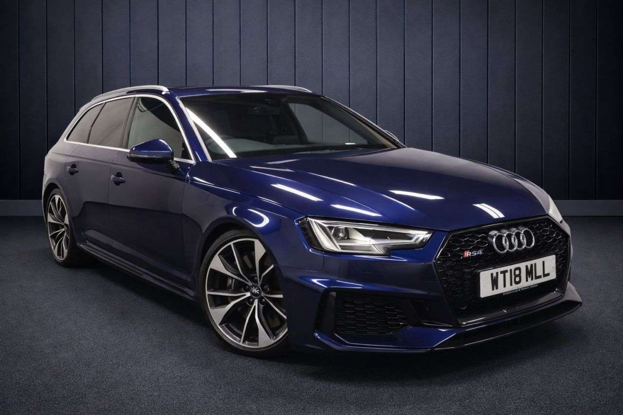 A 2018 AUDI RS4 AVANT 2.9 TFSI V6 Estate 5dr Petrol Tiptronic quattro Euro 6 (s/s) (450 ps) FINAN A 2018 AUDI RS4 AVANT 2.9 TFSI V6 Estate 5dr Petrol Tiptronic quattro Euro 6 (s/s) (450 ps) FINAN