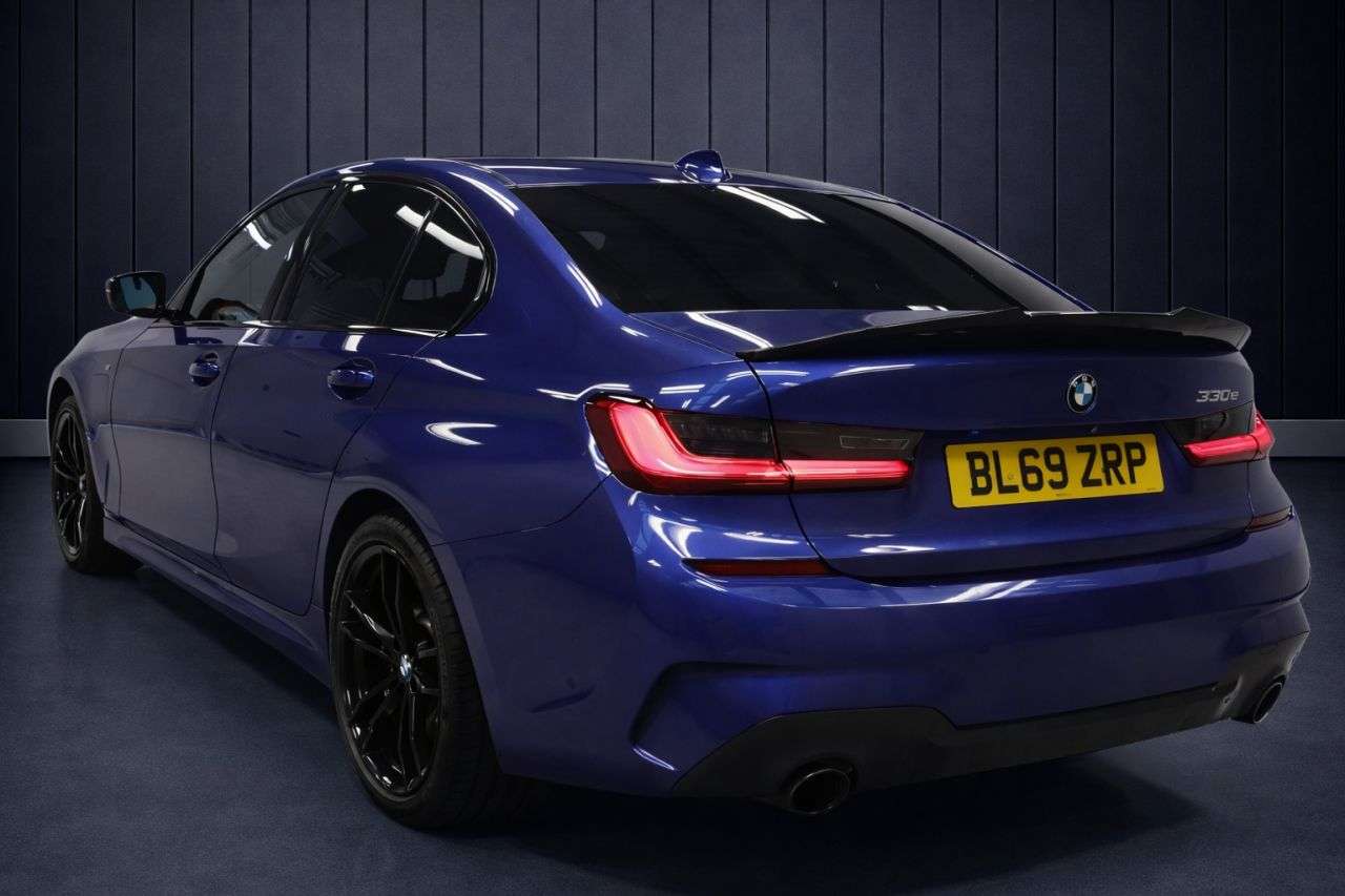 A 2020 BMW 3 SERIES 2.0 330e 12kWh M Sport Saloon 4dr Petrol Plug-in Hybrid Auto Euro 6 (s/s) ( A 2020 BMW 3 SERIES 2.0 330e 12kWh M Sport Saloon 4dr Petrol Plug-in Hybrid Auto Euro 6 (s/s) (