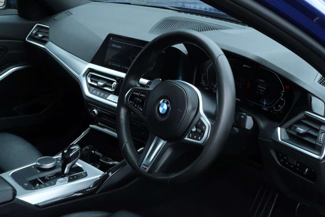 A 2020 BMW 3 SERIES 2.0 330e 12kWh M Sport Saloon 4dr Petrol Plug-in Hybrid Auto Euro 6 (s/s) ( A 2020 BMW 3 SERIES 2.0 330e 12kWh M Sport Saloon 4dr Petrol Plug-in Hybrid Auto Euro 6 (s/s) (