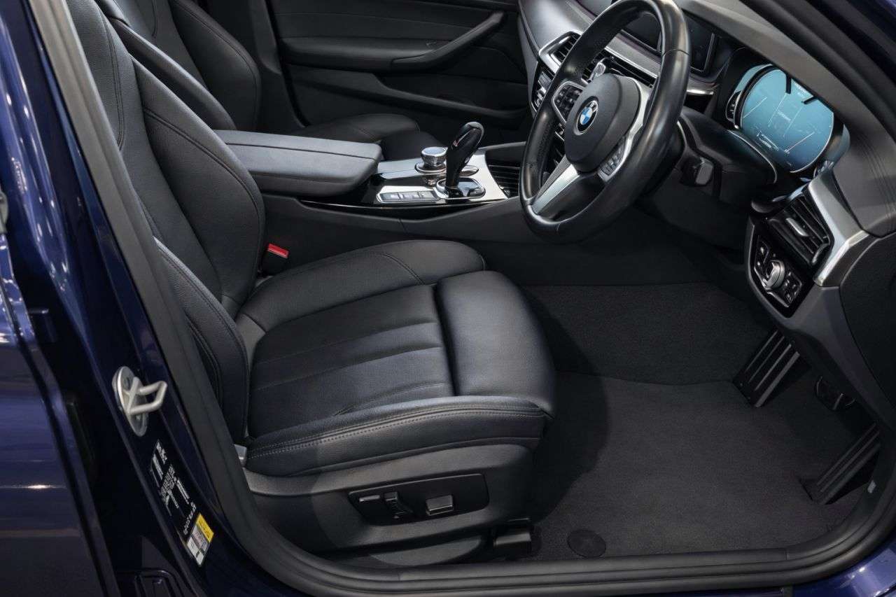 A 2018 BMW 5 SERIES 2.0 530e 9.2kWh M Sport Saloon 4dr Petrol Plug-in Hybrid Auto Euro 6 (s/s) A 2018 BMW 5 SERIES 2.0 530e 9.2kWh M Sport Saloon 4dr Petrol Plug-in Hybrid Auto Euro 6 (s/s)