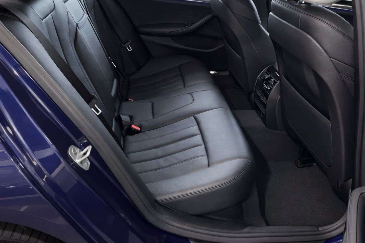 A 2018 BMW 5 SERIES 2.0 530e 9.2kWh M Sport Saloon 4dr Petrol Plug-in Hybrid Auto Euro 6 (s/s) A 2018 BMW 5 SERIES 2.0 530e 9.2kWh M Sport Saloon 4dr Petrol Plug-in Hybrid Auto Euro 6 (s/s)