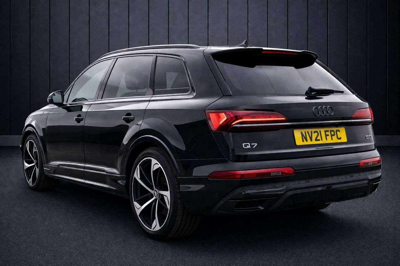 A 2021 AUDI Q7 3.0 TDI V6 50 Black Edition SUV 5dr Diesel Tiptronic quattro Euro 6 (s/s) ( A 2021 AUDI Q7 3.0 TDI V6 50 Black Edition SUV 5dr Diesel Tiptronic quattro Euro 6 (s/s) (