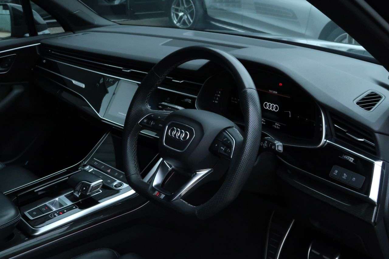 A 2021 AUDI Q7 3.0 TDI V6 50 Black Edition SUV 5dr Diesel Tiptronic quattro Euro 6 (s/s) ( A 2021 AUDI Q7 3.0 TDI V6 50 Black Edition SUV 5dr Diesel Tiptronic quattro Euro 6 (s/s) (
