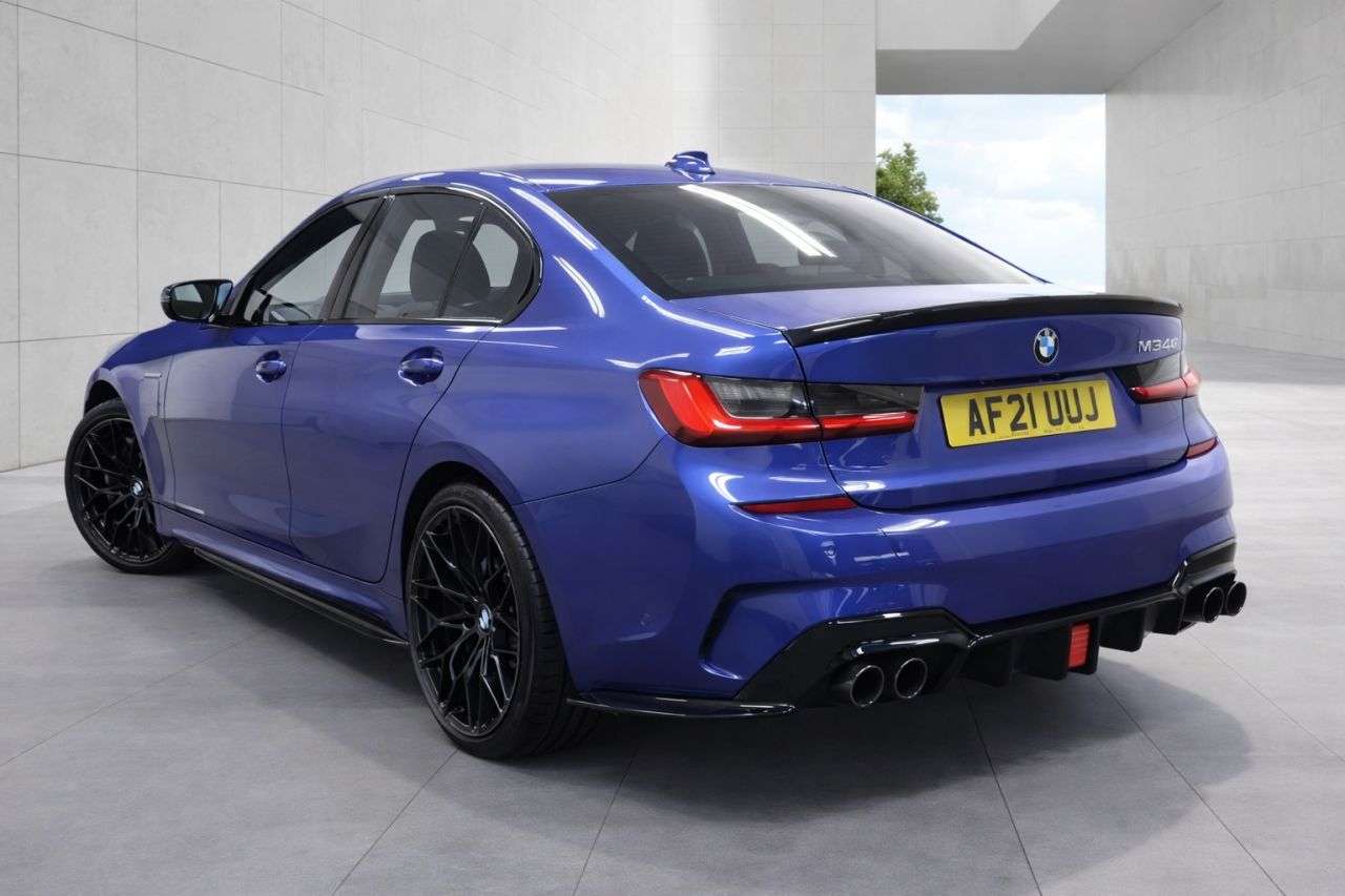 A 2021 BMW 3 SERIES 2.0 330e 12kWh M Sport Saloon 4dr Petrol Plug-in Hybrid Auto Euro 6 (s/s) ( A 2021 BMW 3 SERIES 2.0 330e 12kWh M Sport Saloon 4dr Petrol Plug-in Hybrid Auto Euro 6 (s/s) (