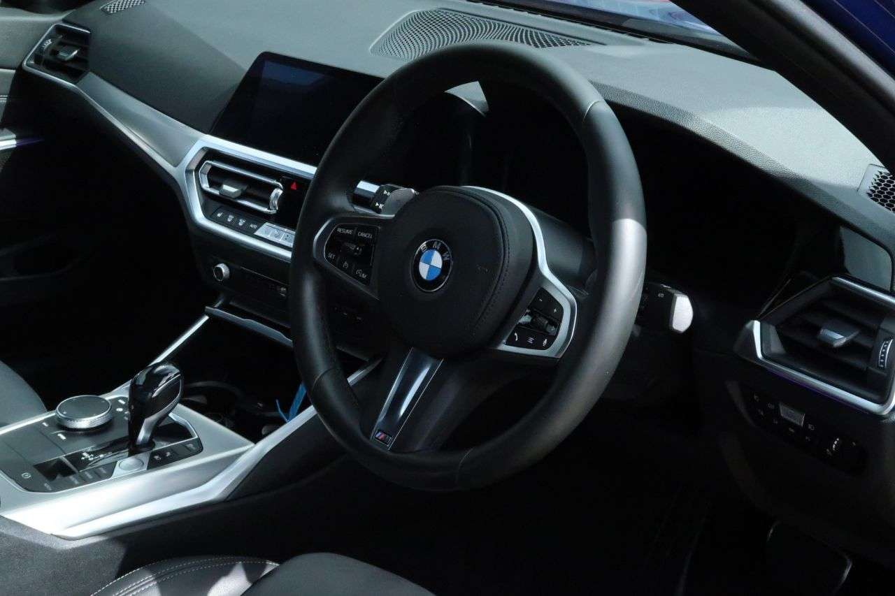A 2021 BMW 3 SERIES 2.0 330e 12kWh M Sport Saloon 4dr Petrol Plug-in Hybrid Auto Euro 6 (s/s) ( A 2021 BMW 3 SERIES 2.0 330e 12kWh M Sport Saloon 4dr Petrol Plug-in Hybrid Auto Euro 6 (s/s) (