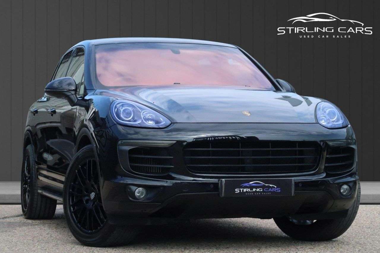 A 2015 PORSCHE CAYENNE 3.0 TD V6 SUV 5dr Diesel TiptronicS 4WD Euro 6 (s/s) (262 ps) FINANCE+WARRA A 2015 PORSCHE CAYENNE 3.0 TD V6 SUV 5dr Diesel TiptronicS 4WD Euro 6 (s/s) (262 ps) FINANCE+WARRA