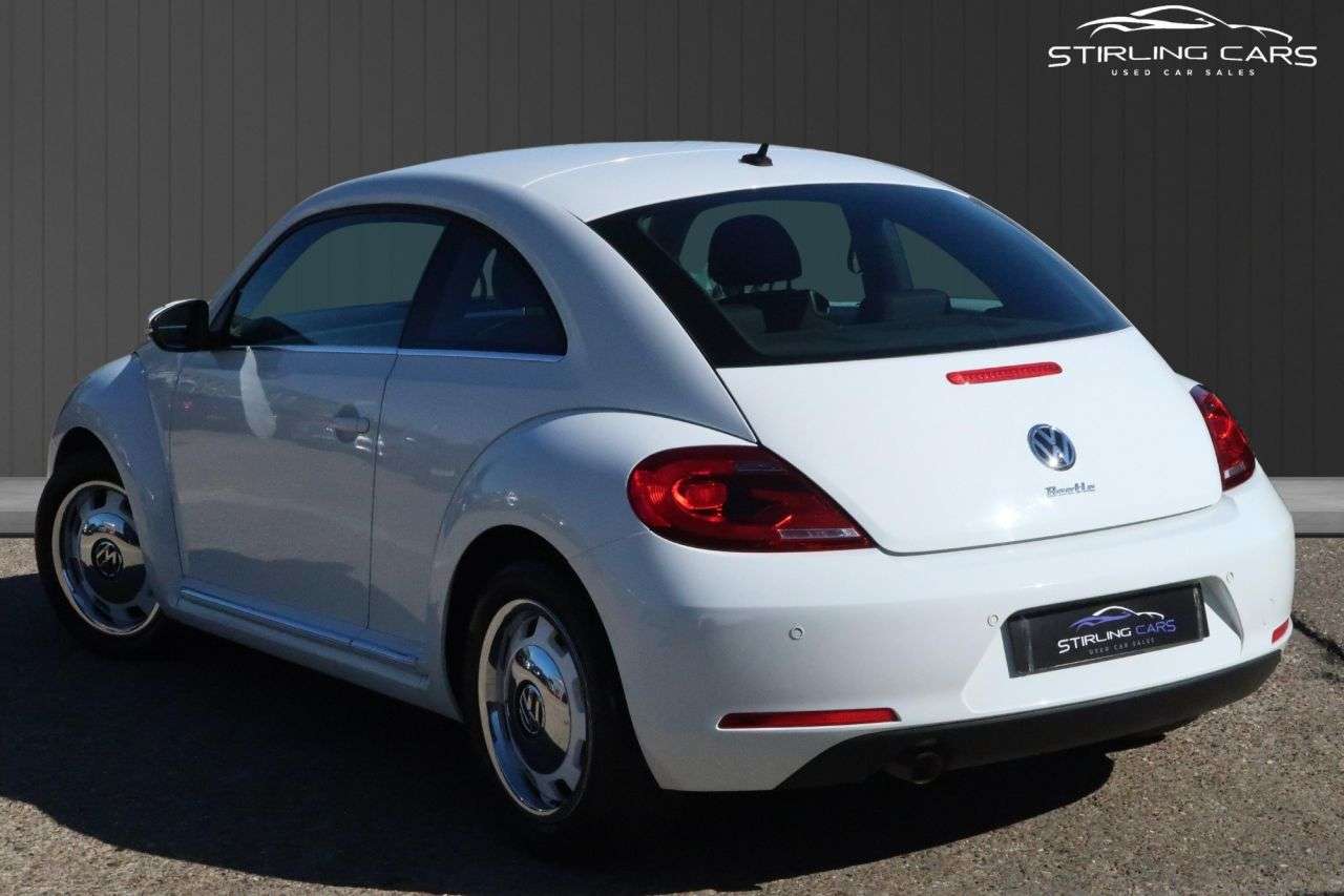 A 2016 VOLKSWAGEN BEETLE 1.2 TSI BlueMotion Tech Design Hatchback 3dr Petrol DSG Euro 6 (s/s) (105 p A 2016 VOLKSWAGEN BEETLE 1.2 TSI BlueMotion Tech Design Hatchback 3dr Petrol DSG Euro 6 (s/s) (105 p