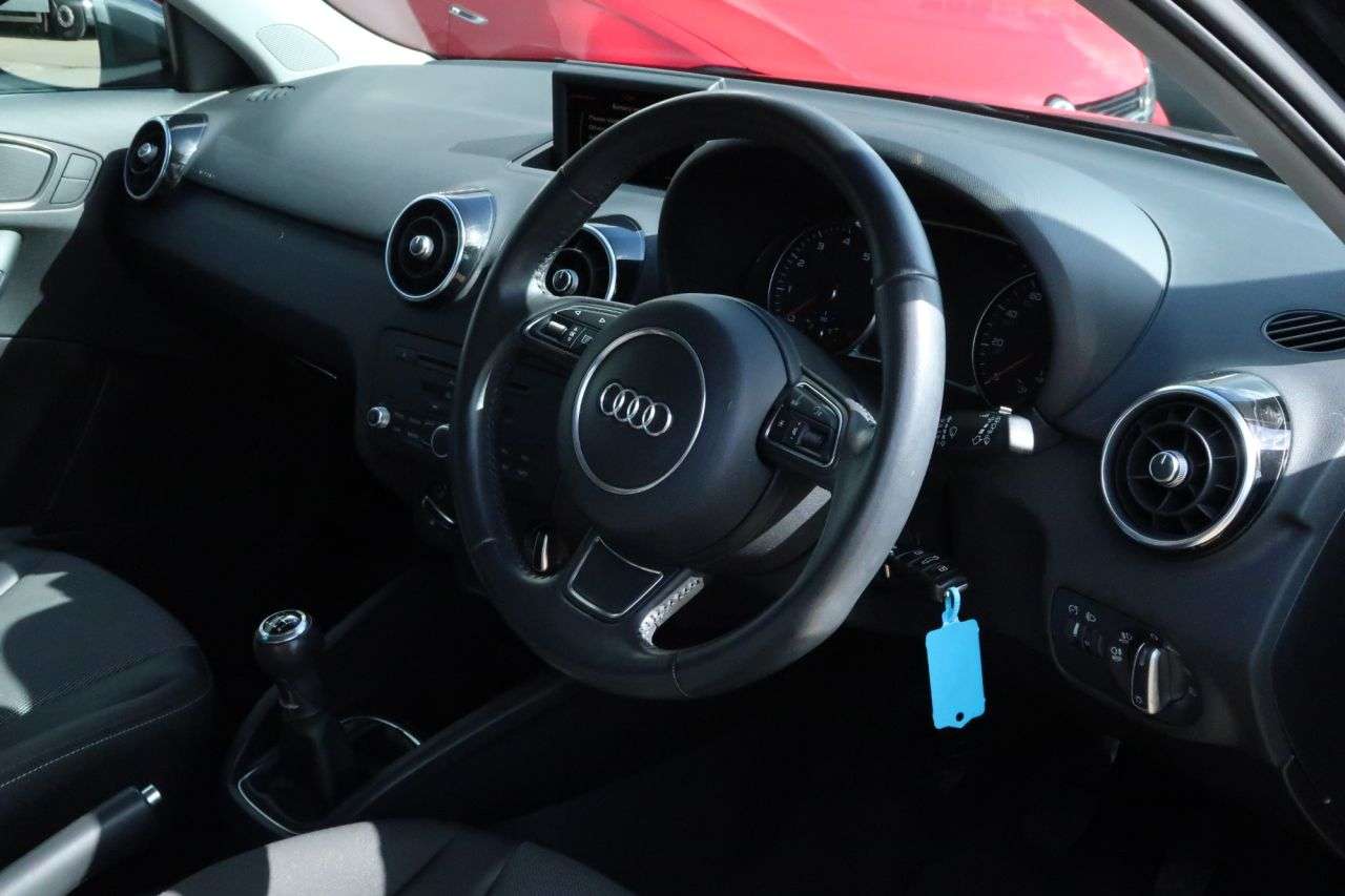 A 2013 AUDI A1 1.4 TFSI Sport Sportback 5dr Petrol Manual Euro 5 (s/s) (122 ps) FINANCE+WA A 2013 AUDI A1 1.4 TFSI Sport Sportback 5dr Petrol Manual Euro 5 (s/s) (122 ps) FINANCE+WA