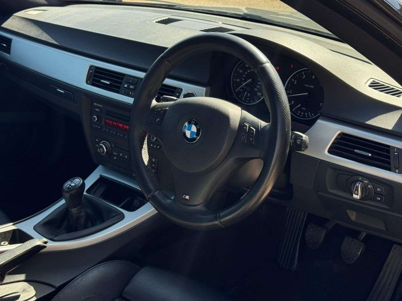 A 2013 BMW 3 SERIES 2.0 320i M Sport Coupe 2dr Petrol Manual Euro 5 (s/s) (170 ps) A 2013 BMW 3 SERIES 2.0 320i M Sport Coupe 2dr Petrol Manual Euro 5 (s/s) (170 ps)