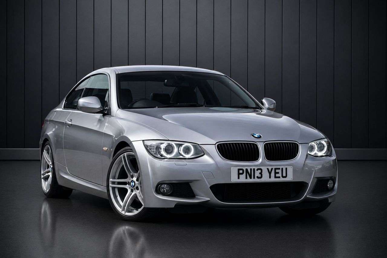 A 2013 BMW 3 SERIES 2.0 320i M Sport Coupe 2dr Petrol Manual Euro 5 (s/s) (170 ps) A 2013 BMW 3 SERIES 2.0 320i M Sport Coupe 2dr Petrol Manual Euro 5 (s/s) (170 ps)