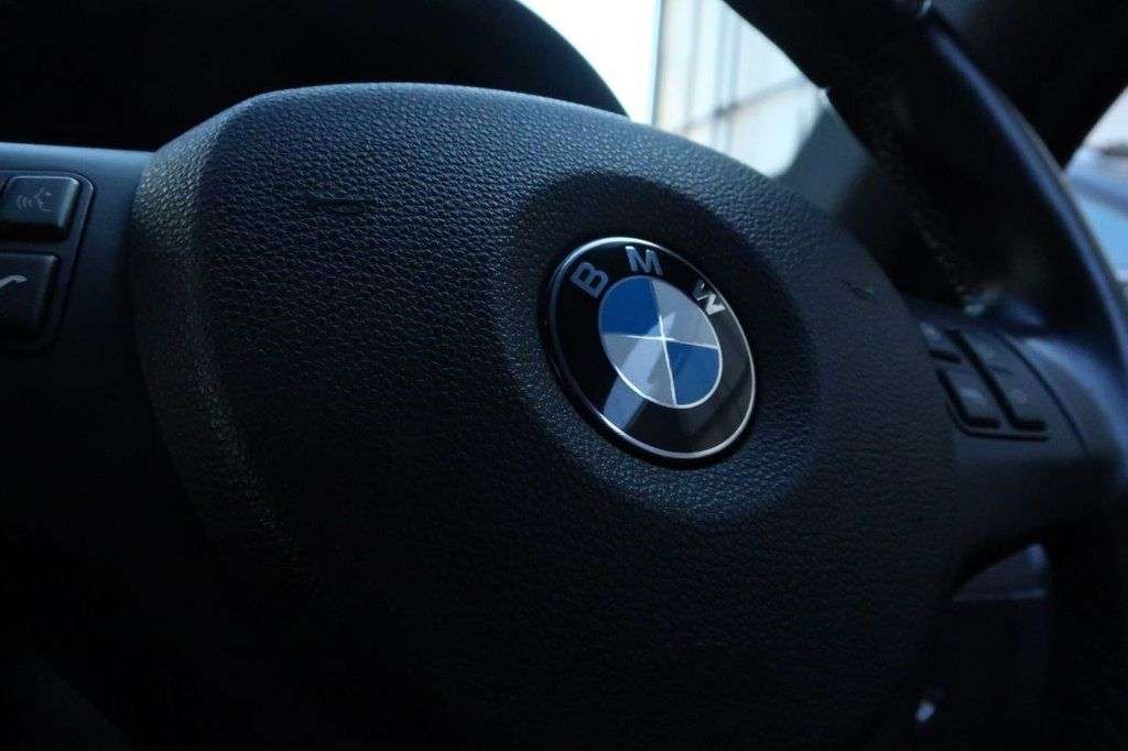 2012 BMW M3 2012 BMW M3