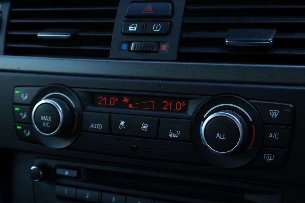 2012 BMW M3 2012 BMW M3