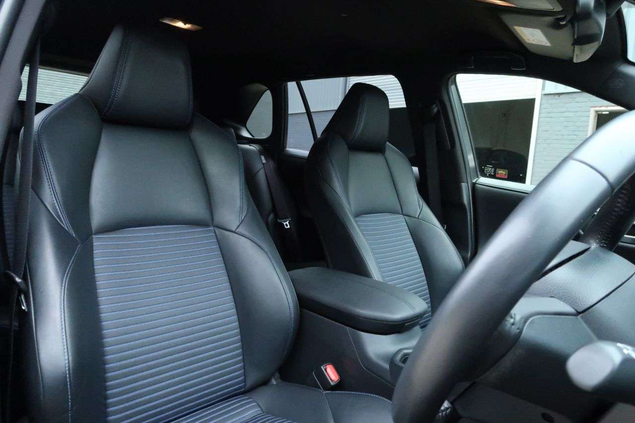 A 2020 TOYOTA RAV4 2.5 VVT-h Dynamic SUV 5dr Petrol Hybrid CVT 4WD Euro 6 (s/s) (222 ps) FINAN A 2020 TOYOTA RAV4 2.5 VVT-h Dynamic SUV 5dr Petrol Hybrid CVT 4WD Euro 6 (s/s) (222 ps) FINAN