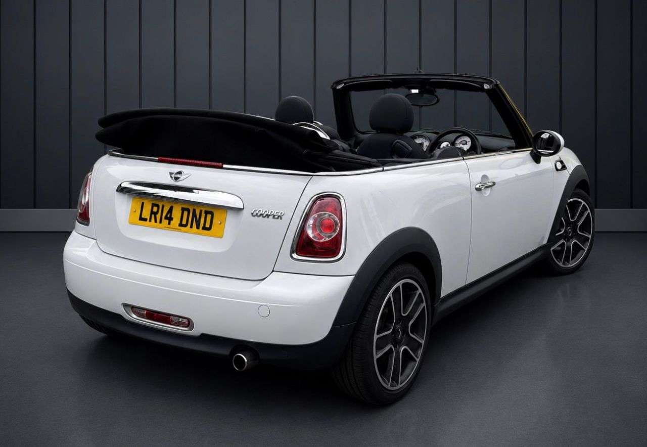 A 2014 MINI CONVERTIBLE 1.6 Cooper Convertible 2dr Petrol Auto Euro 6 (122 ps) A 2014 MINI CONVERTIBLE 1.6 Cooper Convertible 2dr Petrol Auto Euro 6 (122 ps)