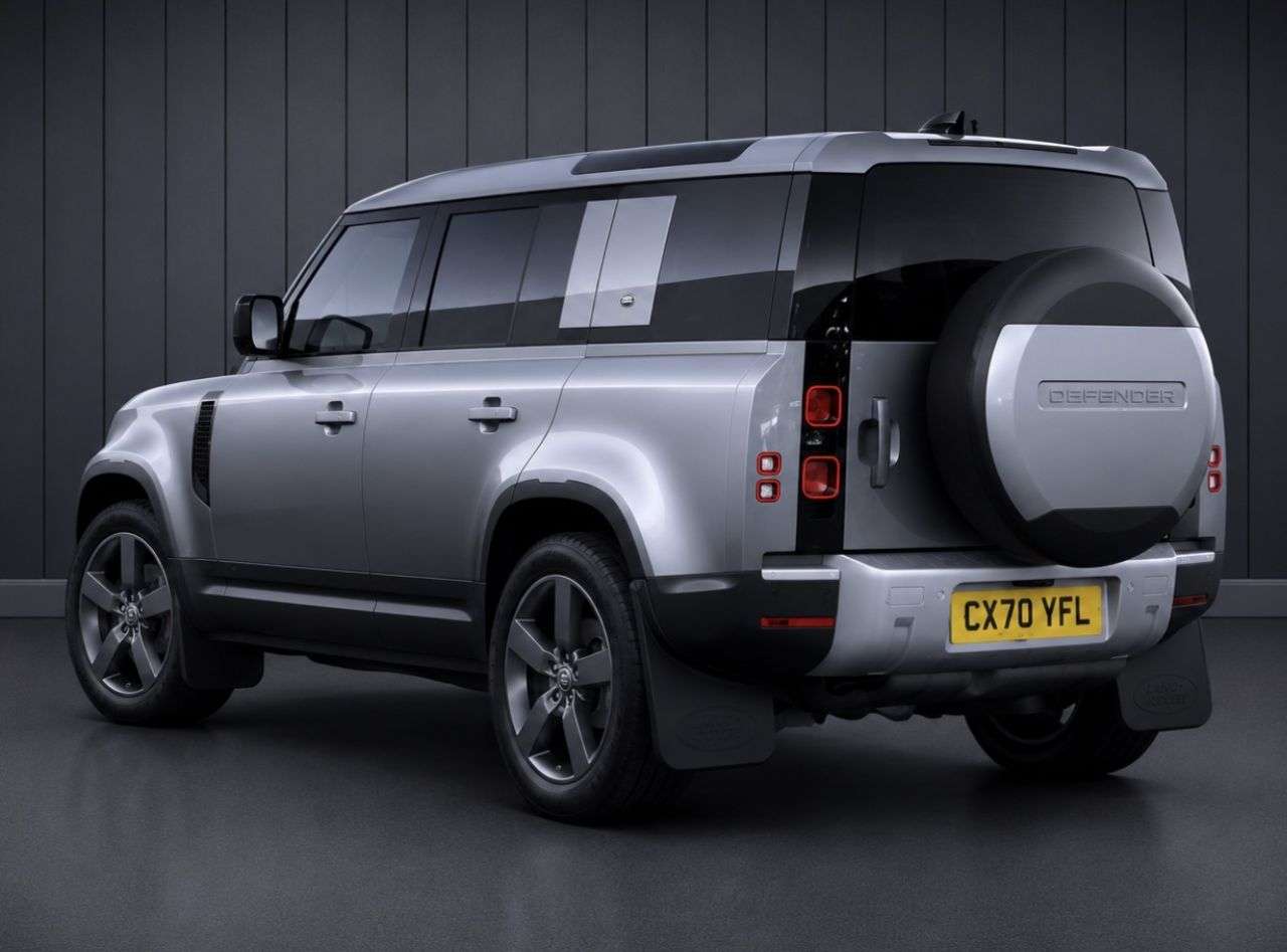 A 2021 LAND ROVER DEFENDER 3.0 D250 MHEV SE SUV 5dr Diesel Auto 4WD Euro 6 (s/s) (250 ps) FINANCE+WARR A 2021 LAND ROVER DEFENDER 3.0 D250 MHEV SE SUV 5dr Diesel Auto 4WD Euro 6 (s/s) (250 ps) FINANCE+WARR