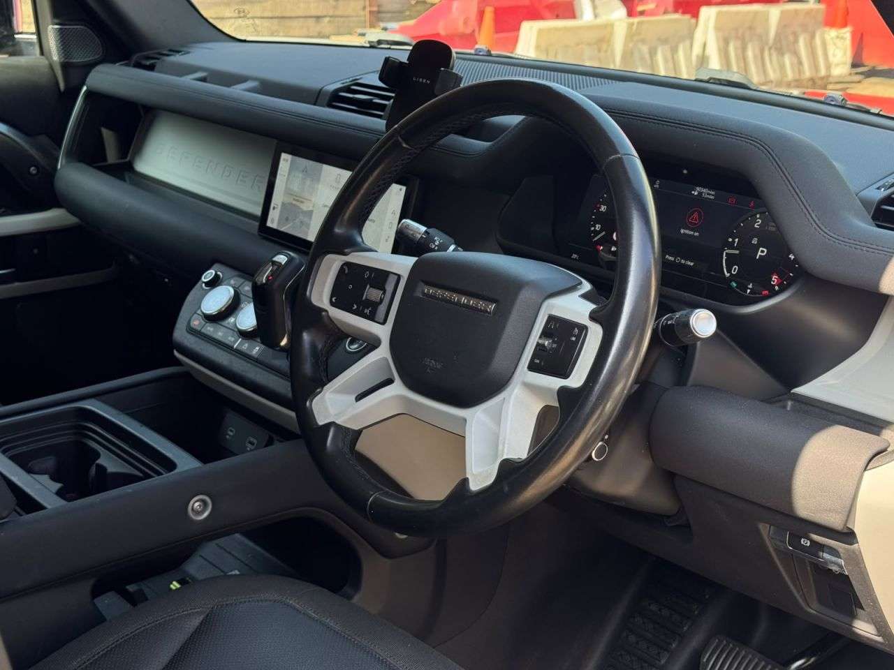 A 2021 LAND ROVER DEFENDER 3.0 D250 MHEV SE SUV 5dr Diesel Auto 4WD Euro 6 (s/s) (250 ps) FINANCE+WARR A 2021 LAND ROVER DEFENDER 3.0 D250 MHEV SE SUV 5dr Diesel Auto 4WD Euro 6 (s/s) (250 ps) FINANCE+WARR