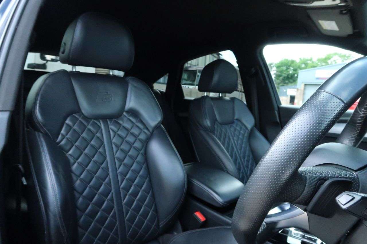 A 2021 AUDI SQ5 3.0 TDI V6 Sportback 5dr Diesel Tiptronic quattro Euro 6 (s/s) (341 ps) FIN A 2021 AUDI SQ5 3.0 TDI V6 Sportback 5dr Diesel Tiptronic quattro Euro 6 (s/s) (341 ps) FIN