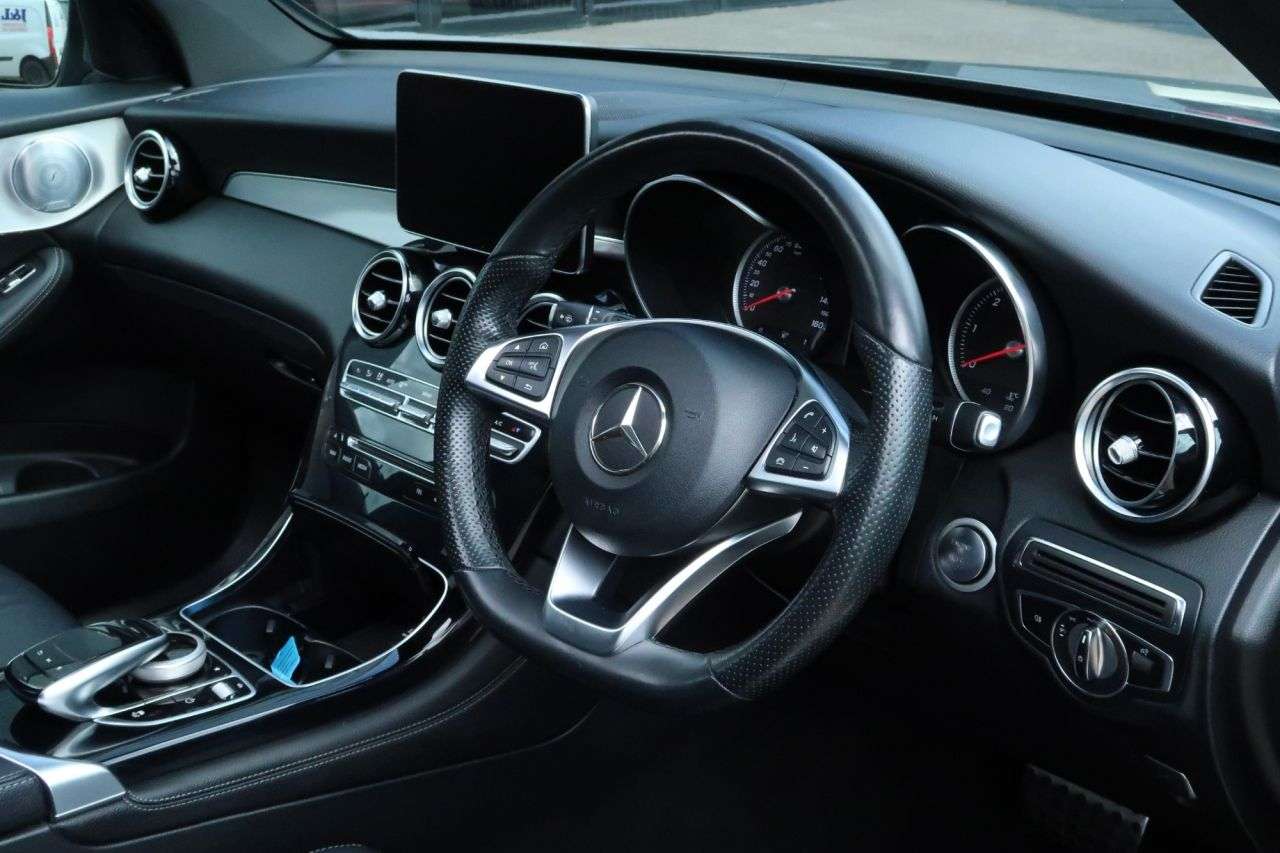 A 2018 MERCEDES-BENZ GLC 2.1 GLC250d AMG Line (Premium Plus) SUV 5dr Diesel G-Tronic 4MATIC Euro 6 ( A 2018 MERCEDES-BENZ GLC 2.1 GLC250d AMG Line (Premium Plus) SUV 5dr Diesel G-Tronic 4MATIC Euro 6 (