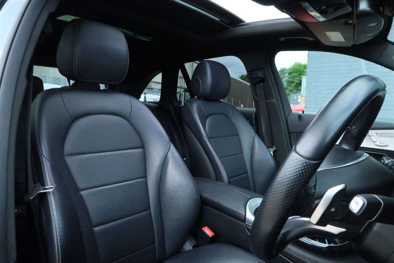 A 2018 MERCEDES-BENZ GLC 2.1 GLC250d AMG Line (Premium Plus) SUV 5dr Diesel G-Tronic 4MATIC Euro 6 ( A 2018 MERCEDES-BENZ GLC 2.1 GLC250d AMG Line (Premium Plus) SUV 5dr Diesel G-Tronic 4MATIC Euro 6 (