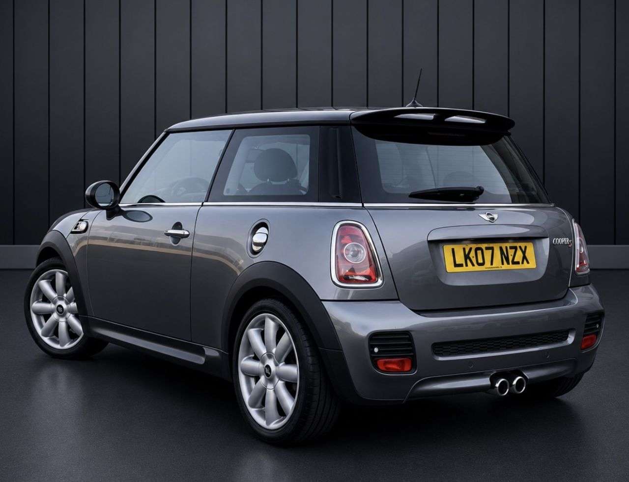 A 2007 MINI HATCH 1.6 Cooper S Hatchback 3dr Petrol Steptronic Euro 4 (175 ps) FINANCE+WARRAN A 2007 MINI HATCH 1.6 Cooper S Hatchback 3dr Petrol Steptronic Euro 4 (175 ps) FINANCE+WARRAN