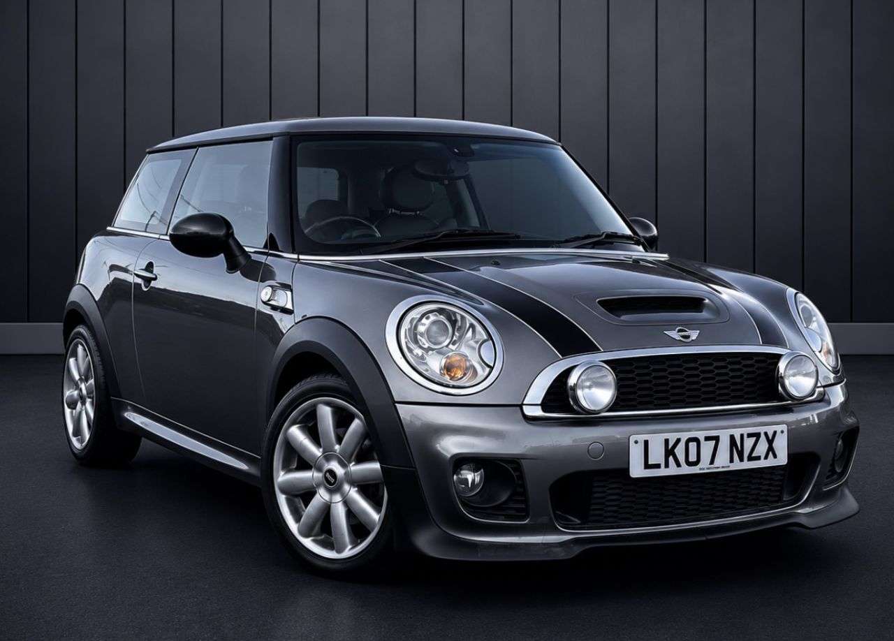 A 2007 MINI HATCH 1.6 Cooper S Hatchback 3dr Petrol Steptronic Euro 4 (175 ps) FINANCE+WARRAN A 2007 MINI HATCH 1.6 Cooper S Hatchback 3dr Petrol Steptronic Euro 4 (175 ps) FINANCE+WARRAN