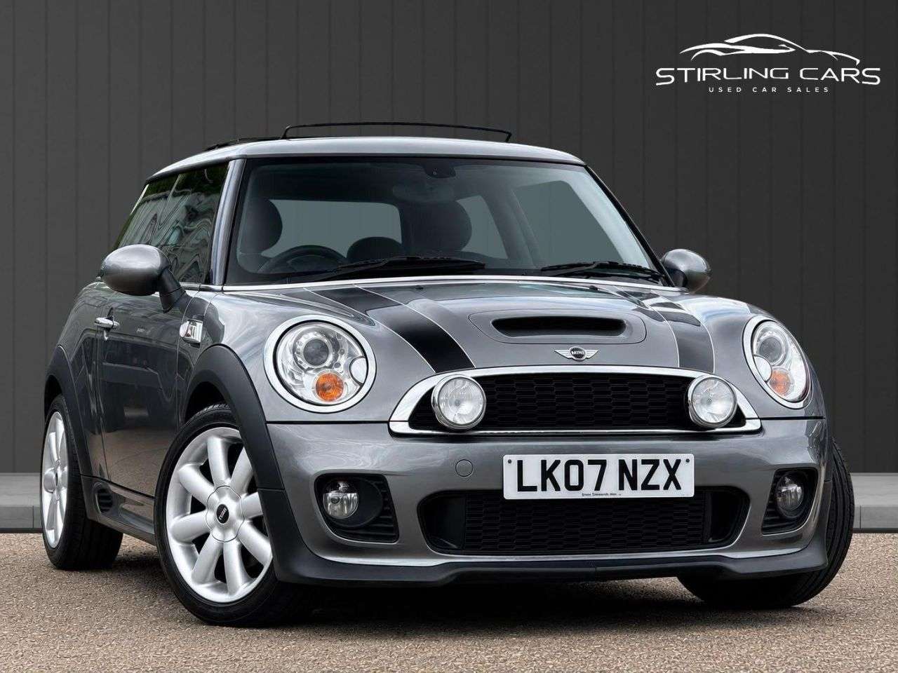 A 2007 MINI HATCH 1.6 Cooper S Hatchback 3dr Petrol Steptronic Euro 4 (175 ps) FINANCE+WARRAN A 2007 MINI HATCH 1.6 Cooper S Hatchback 3dr Petrol Steptronic Euro 4 (175 ps) FINANCE+WARRAN