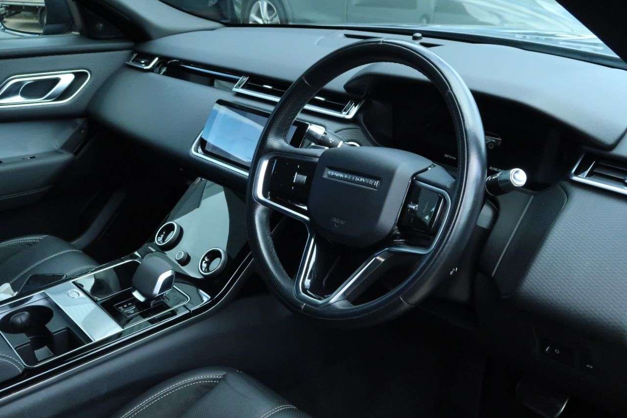 A 2022 LAND ROVER RANGE ROVER VELAR 2.0 D200 MHEV R-Dynamic SE SUV 5dr Diesel Auto 4WD Euro 6 (s/s) (204 ps) FI A 2022 LAND ROVER RANGE ROVER VELAR 2.0 D200 MHEV R-Dynamic SE SUV 5dr Diesel Auto 4WD Euro 6 (s/s) (204 ps) FI