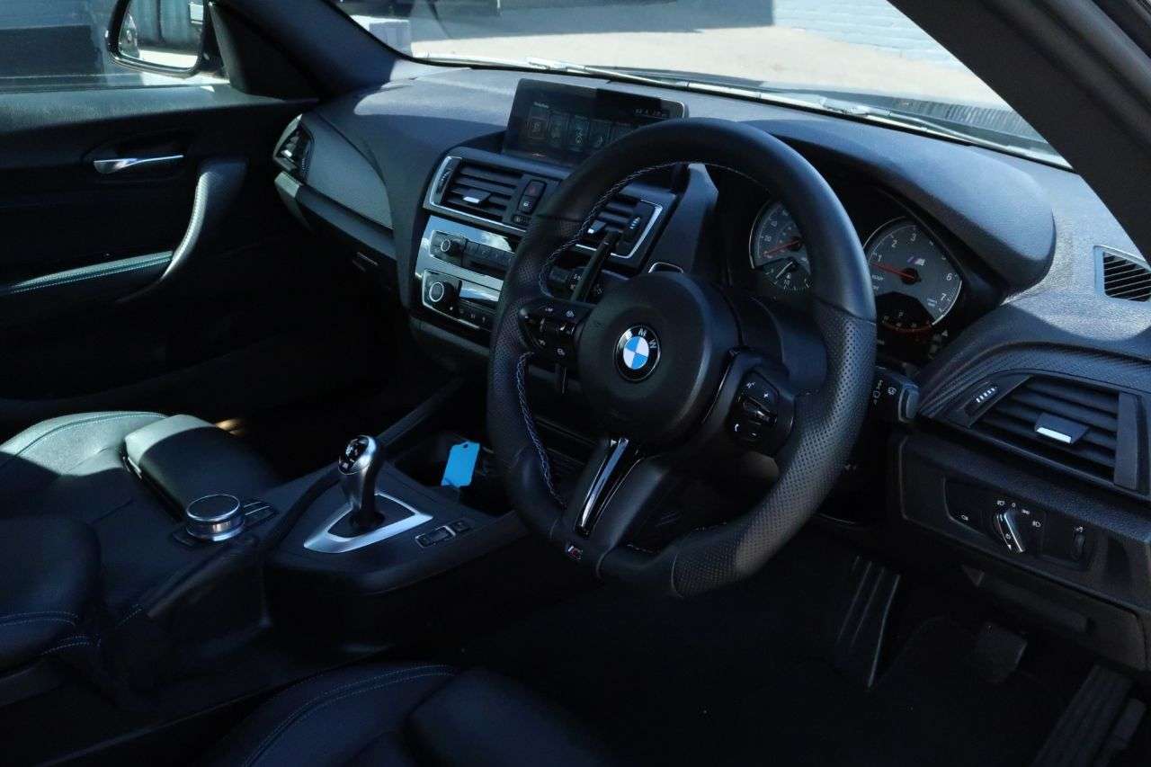 A 2017 BMW M2 3.0i Coupe 2dr Petrol DCT Euro 6 (s/s) (370 ps) FINANCE+WARRANTY+SERVICE A 2017 BMW M2 3.0i Coupe 2dr Petrol DCT Euro 6 (s/s) (370 ps) FINANCE+WARRANTY+SERVICE