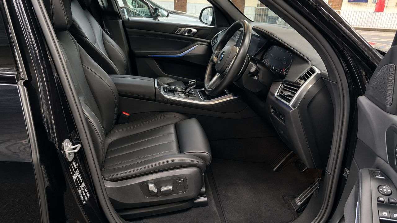A 2019 BMW X5 3.0 30d M Sport SUV 5dr Diesel Auto xDrive Euro 6 (s/s) (265 ps) FINANCE+WA A 2019 BMW X5 3.0 30d M Sport SUV 5dr Diesel Auto xDrive Euro 6 (s/s) (265 ps) FINANCE+WA
