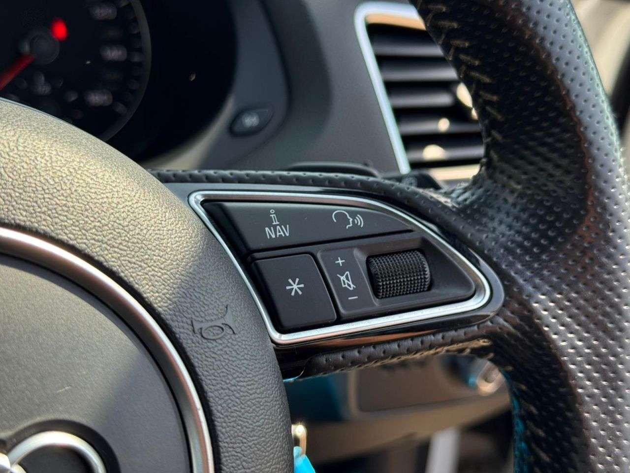 2015 AUDI Q3 2015 AUDI Q3