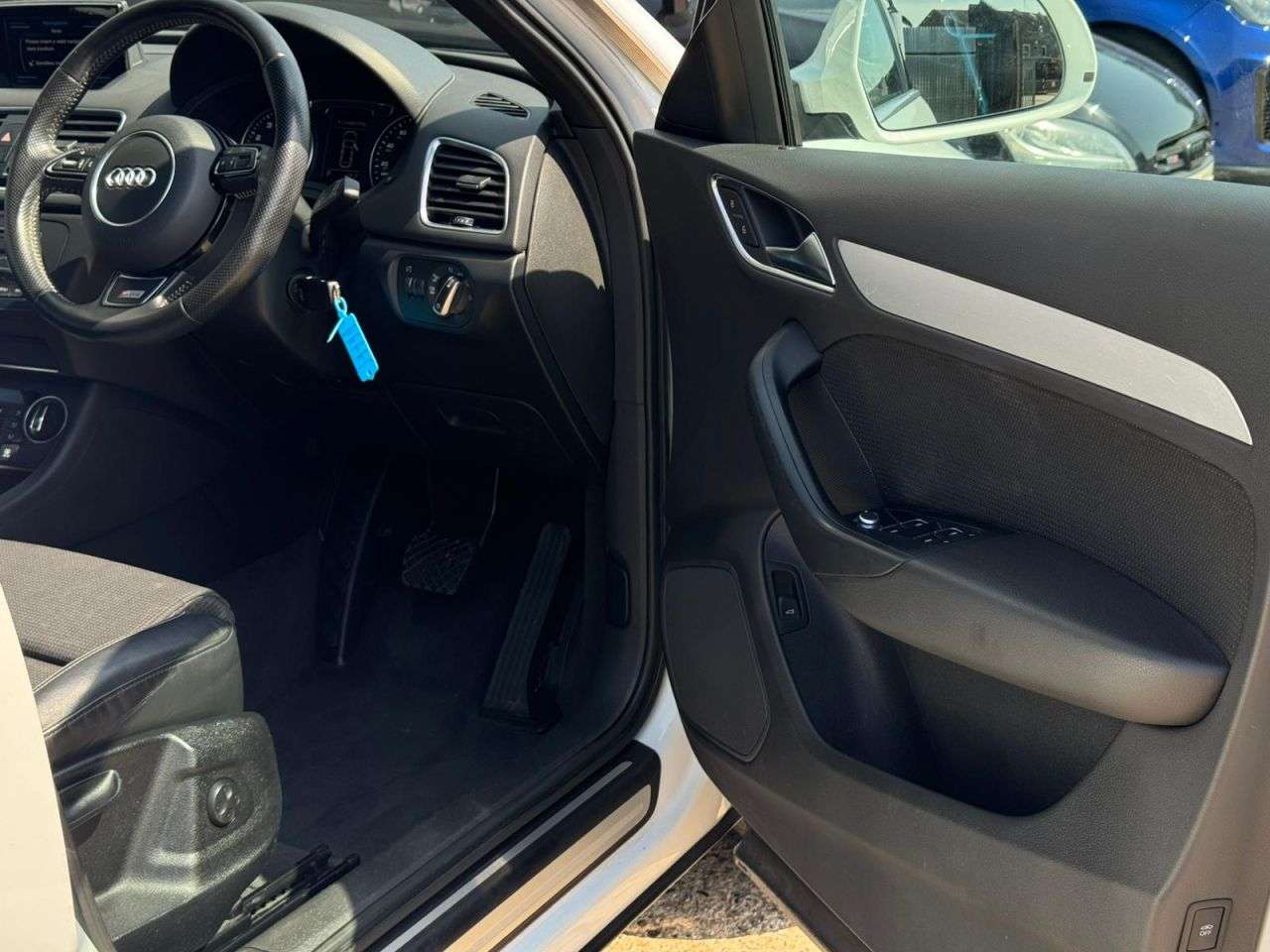 2015 AUDI Q3 2015 AUDI Q3