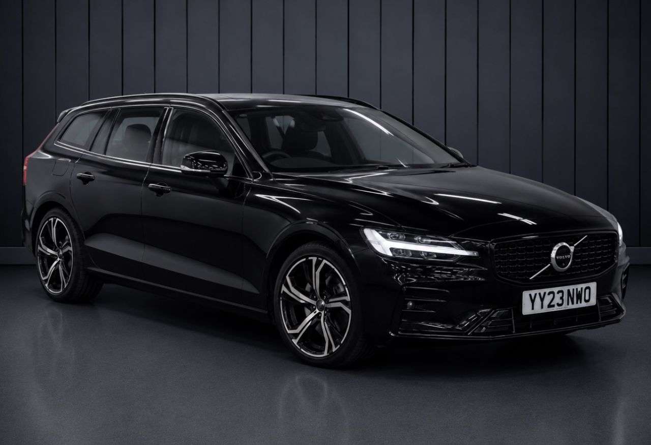 A 2023 VOLVO V60 2.0 B3 MHEV Plus Estate 5dr Petrol Hybrid DCT Auto Euro 6 (s/s) (163 ps) FI A 2023 VOLVO V60 2.0 B3 MHEV Plus Estate 5dr Petrol Hybrid DCT Auto Euro 6 (s/s) (163 ps) FI