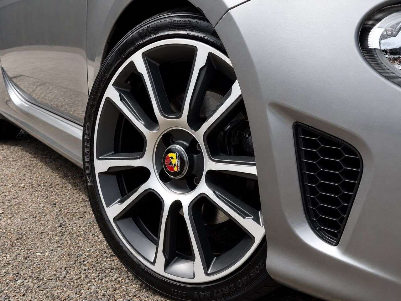 2017 ABARTH 595C 2017 ABARTH 595C