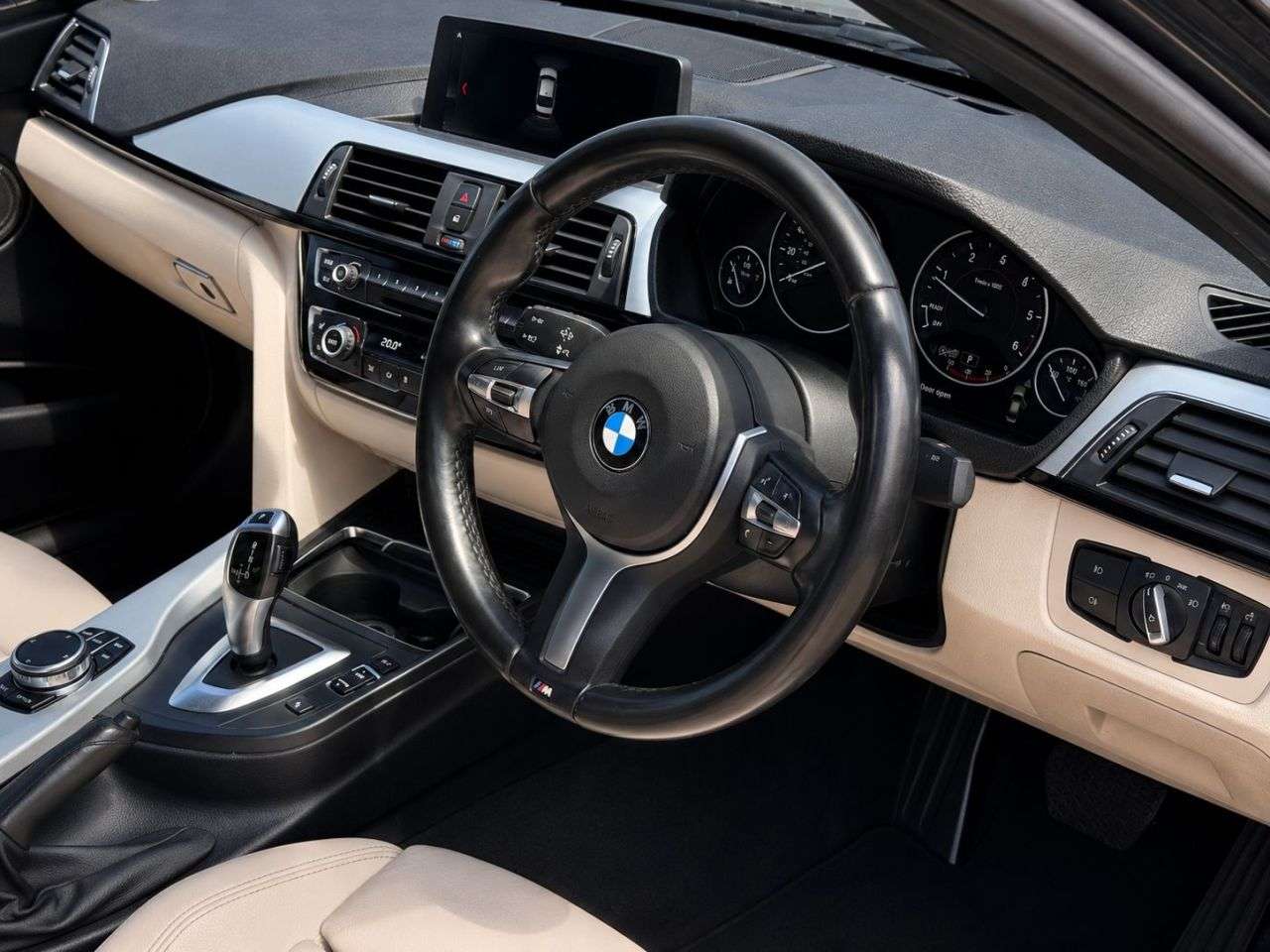A 2018 BMW 3 SERIES 2.0 318d M Sport Shadow Edition Saloon 4dr Diesel Auto Euro 6 (s/s) (150 ps A 2018 BMW 3 SERIES 2.0 318d M Sport Shadow Edition Saloon 4dr Diesel Auto Euro 6 (s/s) (150 ps