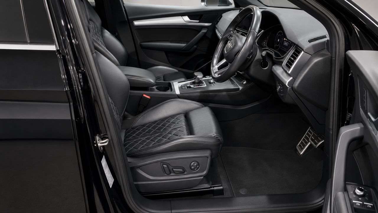 A 2018 AUDI SQ5 3.0 TFSI V6 SUV 5dr Petrol Tiptronic quattro Euro 6 (s/s) (354 ps) FINANCE+ A 2018 AUDI SQ5 3.0 TFSI V6 SUV 5dr Petrol Tiptronic quattro Euro 6 (s/s) (354 ps) FINANCE+