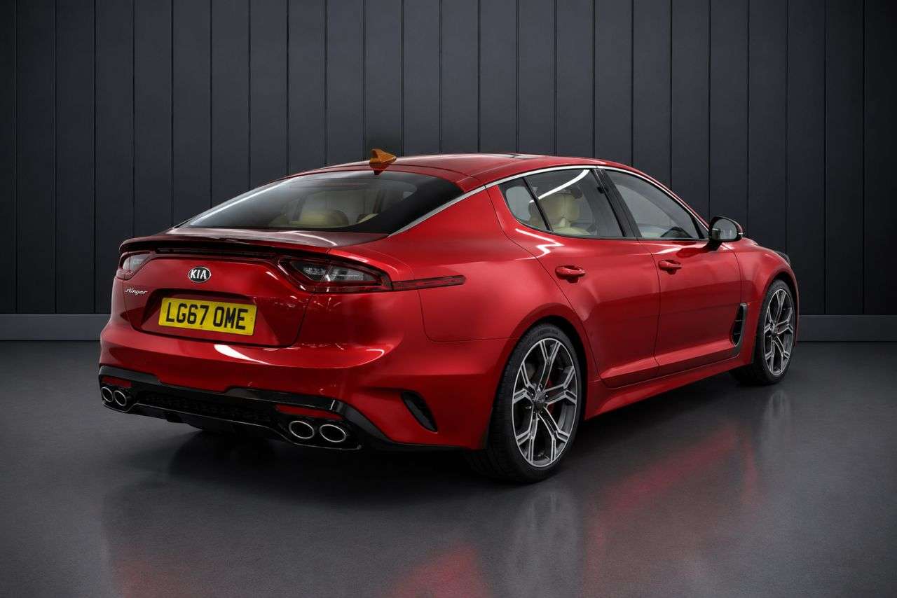 A 2017 KIA STINGER 3.3 T-GDi V6 GT S Gran Turismo 5dr Petrol Auto Euro 6 (s/s) (365 bhp) A 2017 KIA STINGER 3.3 T-GDi V6 GT S Gran Turismo 5dr Petrol Auto Euro 6 (s/s) (365 bhp)