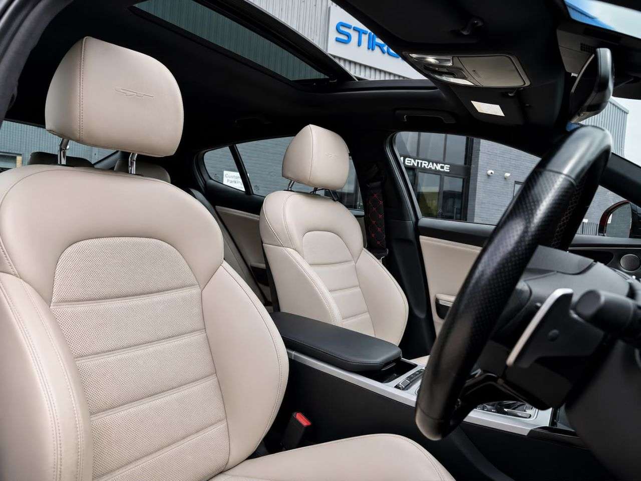 A 2017 KIA STINGER 3.3 T-GDi V6 GT S Gran Turismo 5dr Petrol Auto Euro 6 (s/s) (365 bhp) FINAN A 2017 KIA STINGER 3.3 T-GDi V6 GT S Gran Turismo 5dr Petrol Auto Euro 6 (s/s) (365 bhp) FINAN
