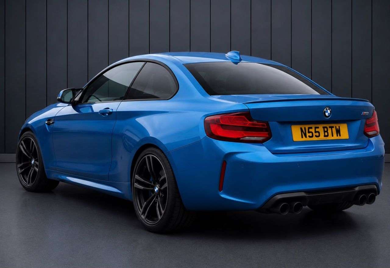 A 2018 BMW M2 3.0i Coupe 2dr Petrol Manual Euro 6 (s/s) (370 ps) FINANCE+WARRANTY+SERVICE A 2018 BMW M2 3.0i Coupe 2dr Petrol Manual Euro 6 (s/s) (370 ps) FINANCE+WARRANTY+SERVICE