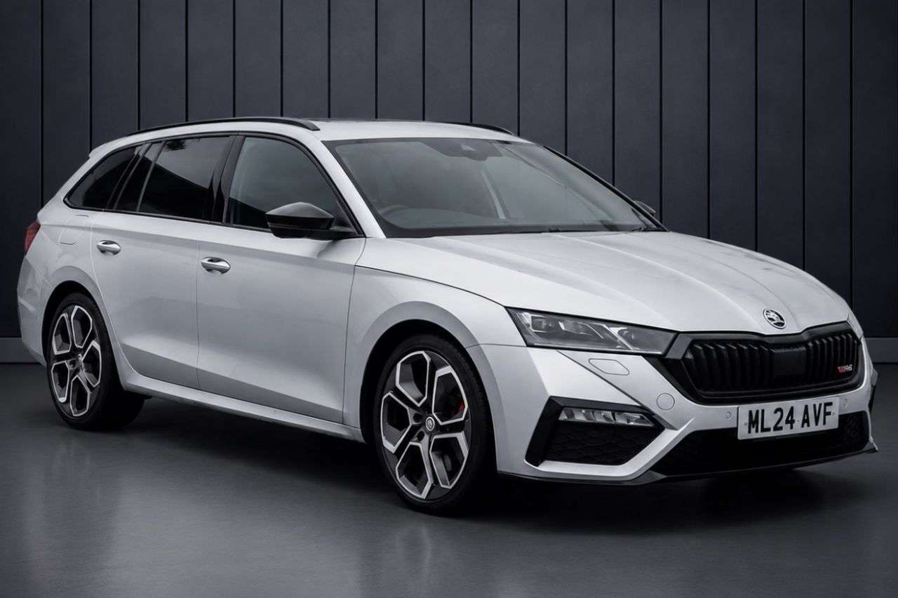 A 2024 SKODA OCTAVIA 2.0 TSI vRS Estate 5dr Petrol DSG Euro 6 (s/s) (245 ps) A 2024 SKODA OCTAVIA 2.0 TSI vRS Estate 5dr Petrol DSG Euro 6 (s/s) (245 ps)