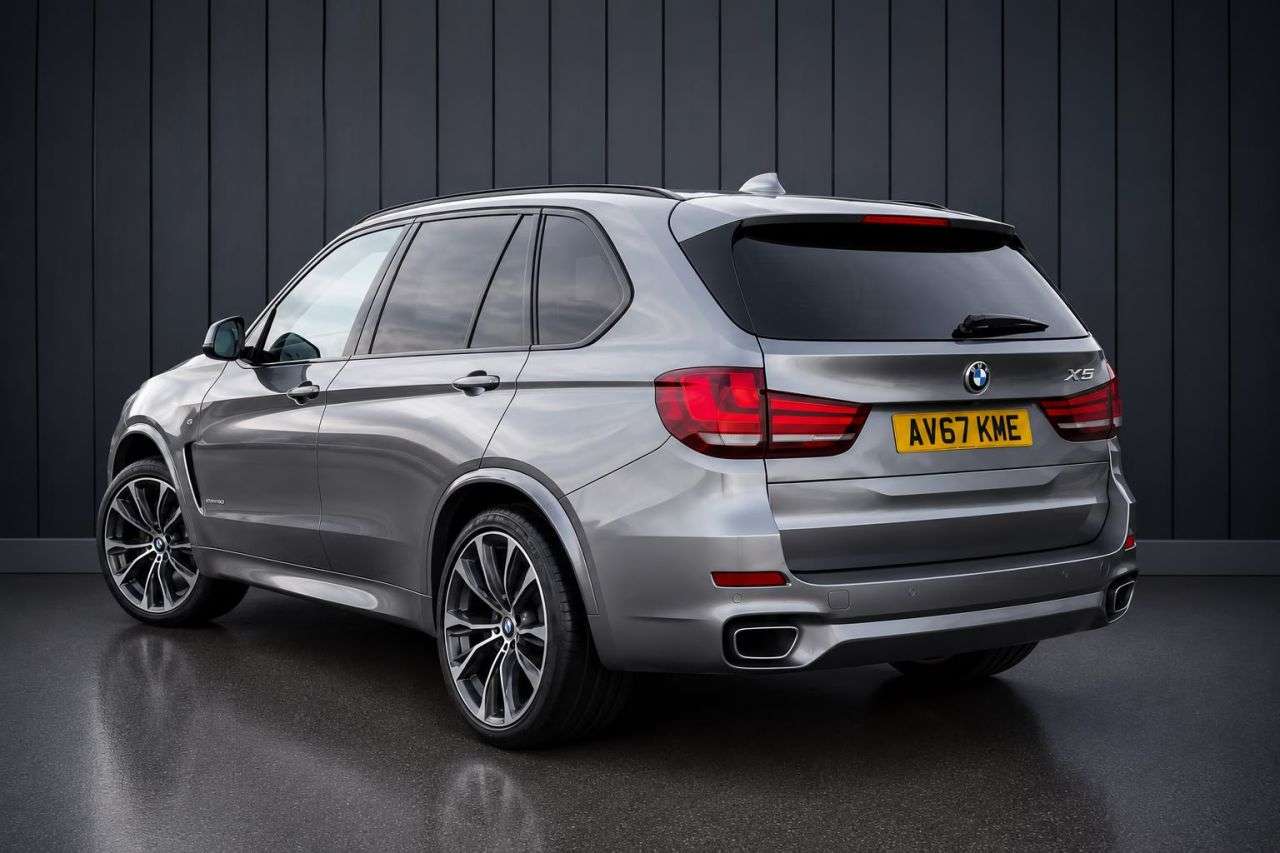A 2017 BMW X5 3.0 40d M Sport SUV 5dr Diesel Auto xDrive Euro 6 (s/s) (313 ps) A 2017 BMW X5 3.0 40d M Sport SUV 5dr Diesel Auto xDrive Euro 6 (s/s) (313 ps)