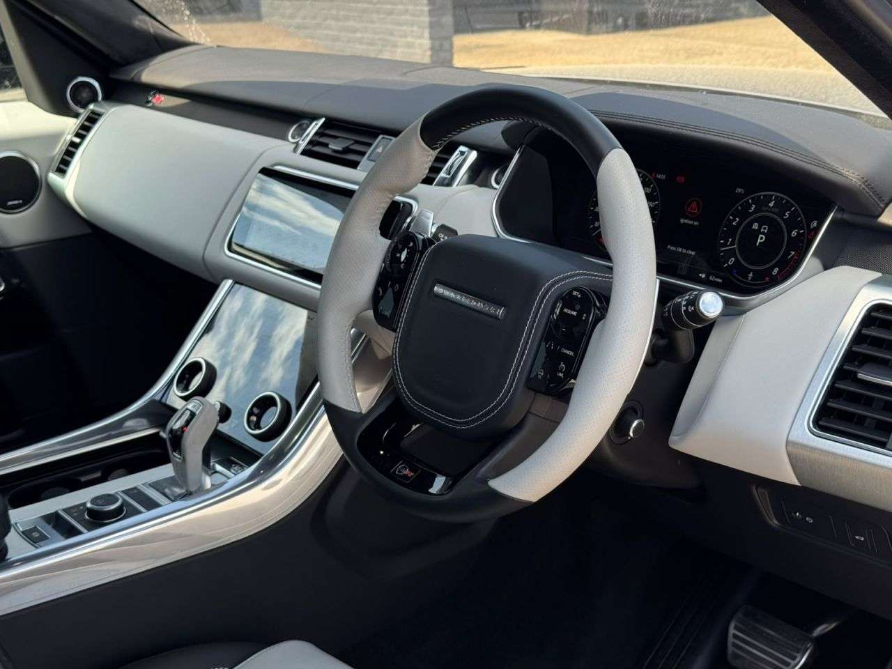 A 2022 LAND ROVER RANGE ROVER SPORT 5.0 P575 V8 GPF SVR SUV 5dr Petrol Auto 4WD Euro 6 (s/s) (575 ps) FINANCE+W A 2022 LAND ROVER RANGE ROVER SPORT 5.0 P575 V8 GPF SVR SUV 5dr Petrol Auto 4WD Euro 6 (s/s) (575 ps) FINANCE+W