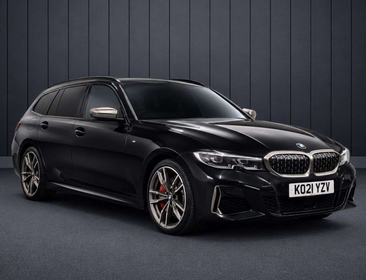 A 2021 BMW 3 SERIES 3.0 M340i MHT Touring 5dr Petrol Hybrid Auto xDrive Euro 6 (s/s) (374 ps) F A 2021 BMW 3 SERIES 3.0 M340i MHT Touring 5dr Petrol Hybrid Auto xDrive Euro 6 (s/s) (374 ps) F