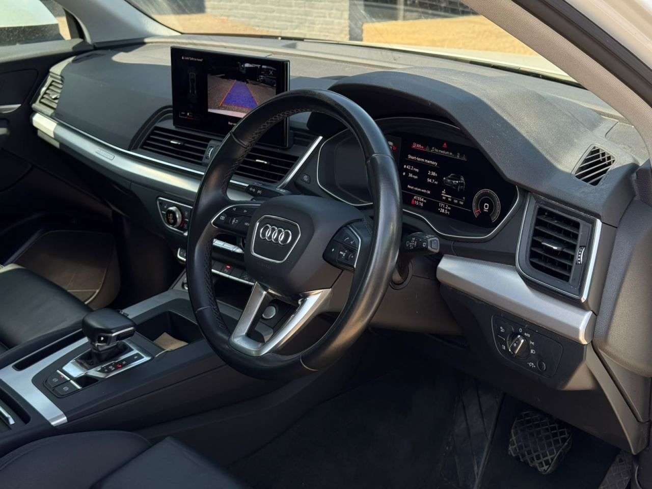 A 2021 AUDI Q5 2.0 TDI 40 Sport SUV 5dr Diesel S Tronic quattro Euro 6 (s/s) (204 ps) FINA A 2021 AUDI Q5 2.0 TDI 40 Sport SUV 5dr Diesel S Tronic quattro Euro 6 (s/s) (204 ps) FINA