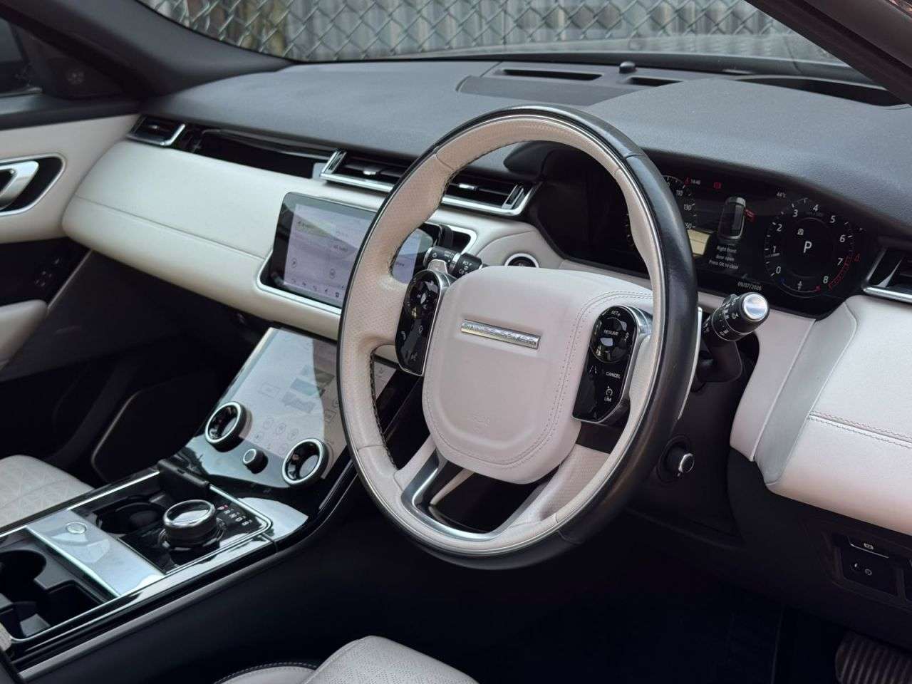 A 2017 LAND ROVER RANGE ROVER VELAR 3.0 Si6 V6 R-Dynamic HSE SUV 5dr Petrol Auto 4WD Euro 6 (s/s) (380 ps) FINA A 2017 LAND ROVER RANGE ROVER VELAR 3.0 Si6 V6 R-Dynamic HSE SUV 5dr Petrol Auto 4WD Euro 6 (s/s) (380 ps) FINA
